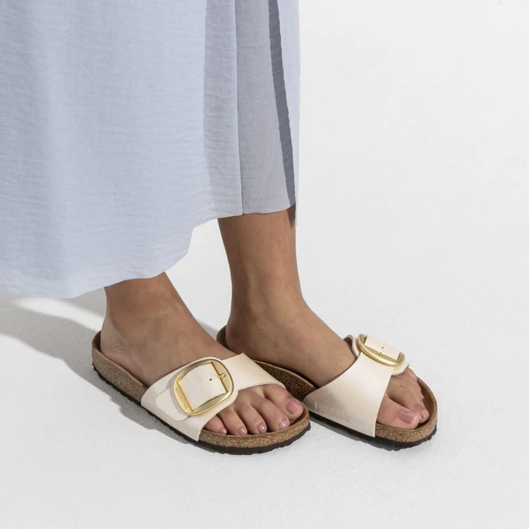 1015279-madrid-big-buckle-graceful-pearl-white