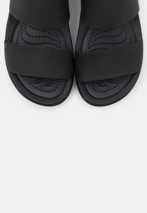 czarne-sandaly-damskie-na-platformie-crocs-brooklyn-low-wedge-black-noski