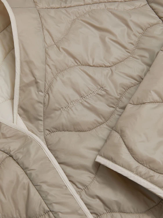 peak-performance-lekka-kurtka-damska-pikowana-quilted-avid-beige