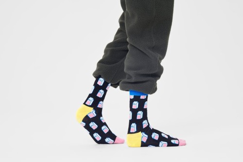 modne-kolorowe-skarpetki-happy-socks-milk