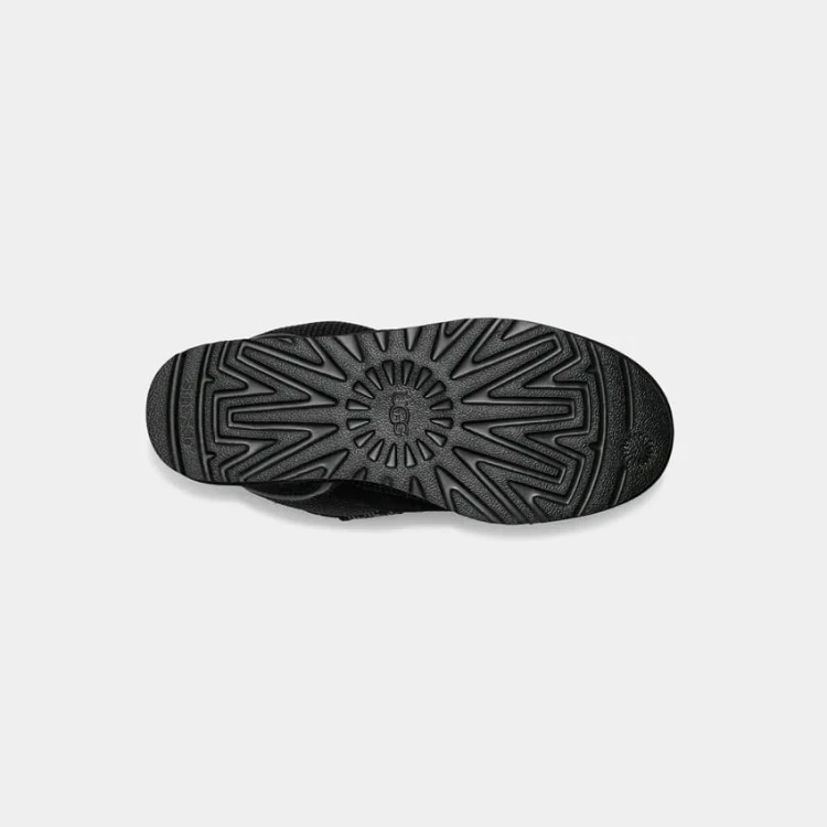 1144032-BLK-cieple-wygodne-buty-damskie-czarne-ugg-lowmel-modne-sneakersy