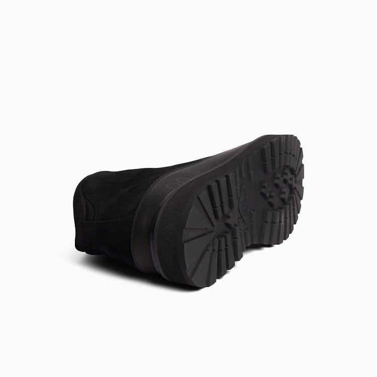 Core Cap Suede Black - Man 4.jpg