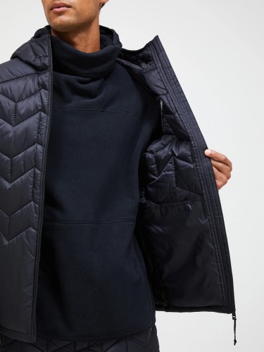 G79804040-peak-performance-elevate-liner-hood-black