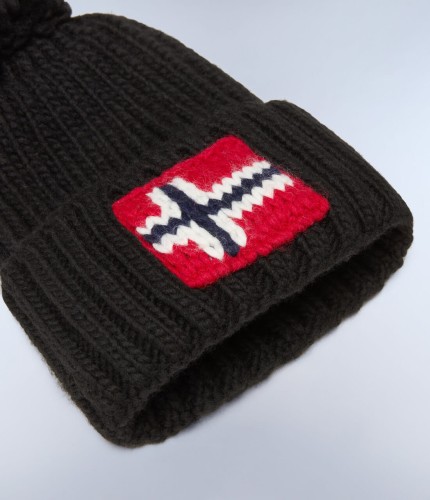 NA4GKB041-modna-czapka-z-pomponem-napapijri-semiury-5-black