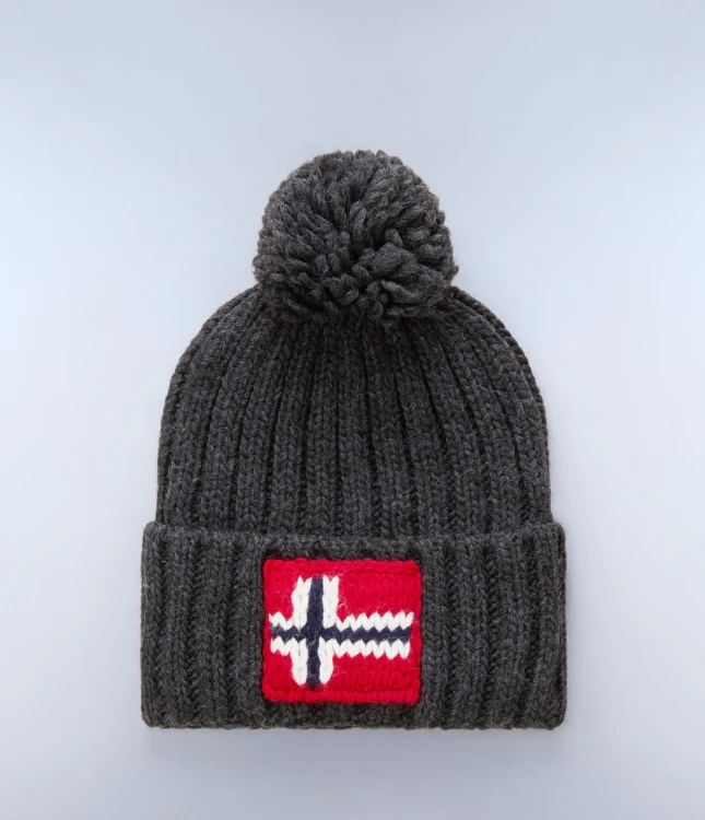 zimowa-modna-ciepla-ciemnoszara-czapka-napapijri-semiury-5-na4gkb-dark-grey-mel-z-flaga-norweska-i-pomponem