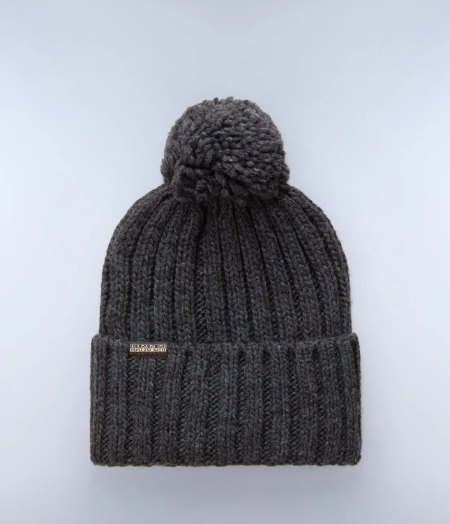 NA4GKB197-szara-modna-czapka-zimowa-napapijri-semiury-5-na4gkb-dark-grey-mel-z-prazkowanego-materialu