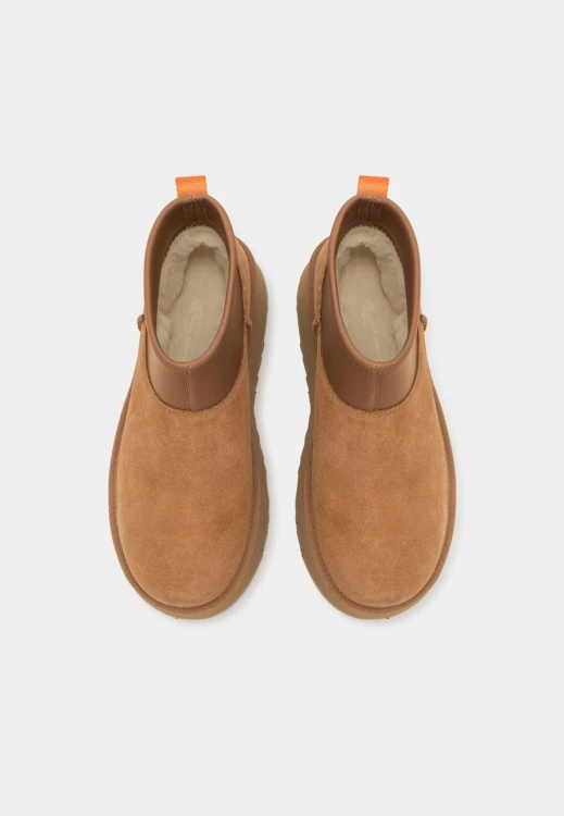 koniakowe-ugg-na-platformie-classic-mini-dipper