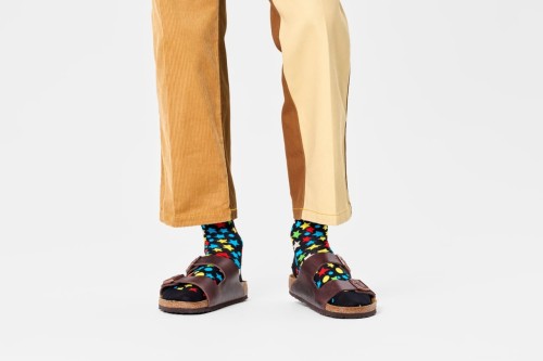 czarne-skarpetki-happy-socks-w-kolorowe-gwiazdki