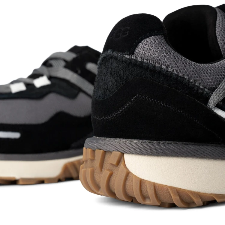 1167491-retrofi-low-czarne-sneakersy-damskie-ugg