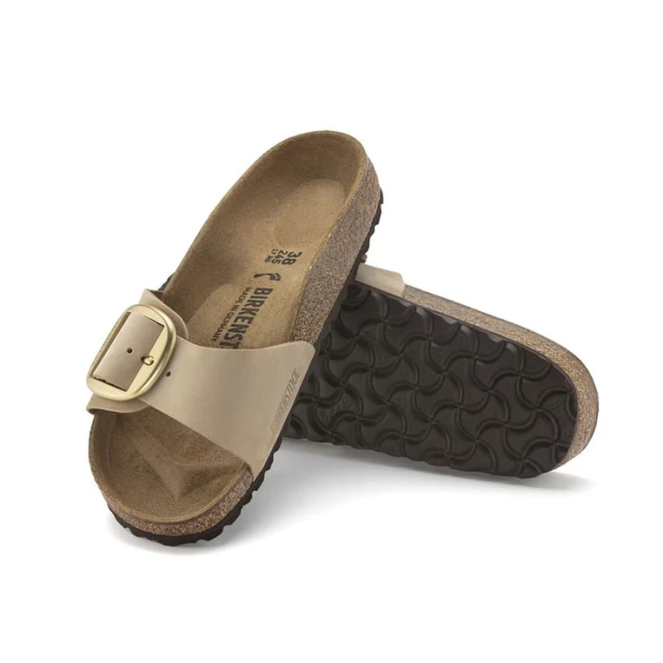 1024009-bezowe-klapki-damskie-birkenstock-madrid-big-buckle-sandcastle-z-jedna-klamra