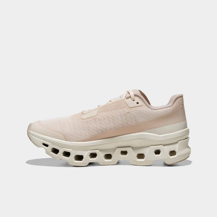 damskie-buty-do-biegania-on-running-cloudmosnter