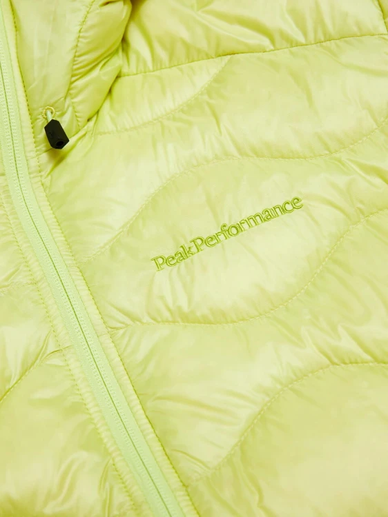 zolta-pikowana-kurtka-meska-peak-performance