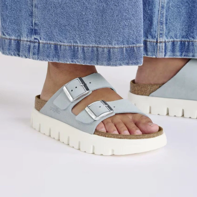modne-klapki-damskie-birkenstock-arizona-papillo-chunky-platgorm-baby-blue