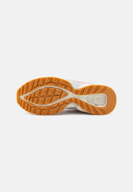 buty-sportowe-w-stylu-retro-under-armour-hovr-apparition