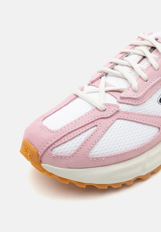 sportowe-buty-damskie-rozowo-biale-under-armour-hovr