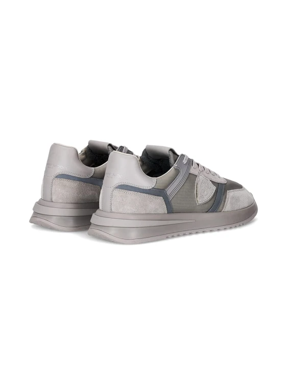 szare-buty-sportowe-meskie