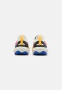 kolorowe-buty-trailowe-under-armour