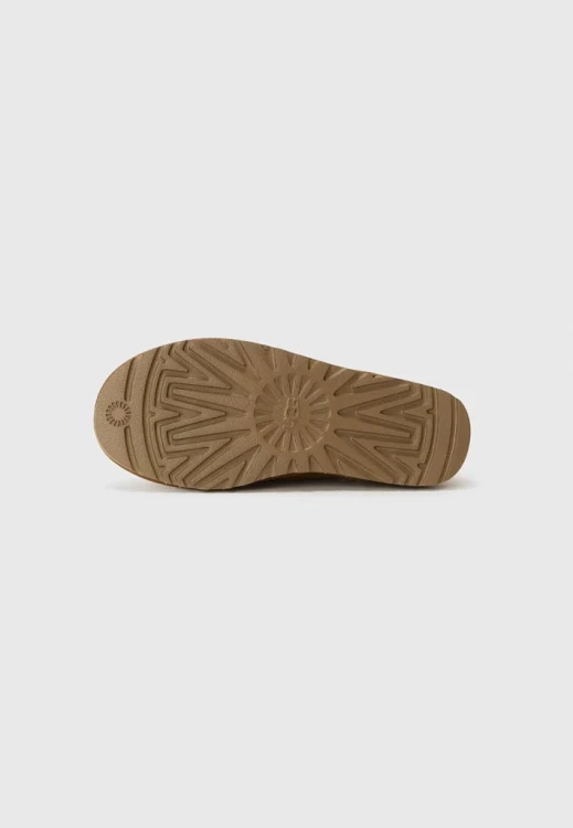 damskie-brazowe-ugg-classic-micro-chestnut-1173891-podeszwa.jpg
