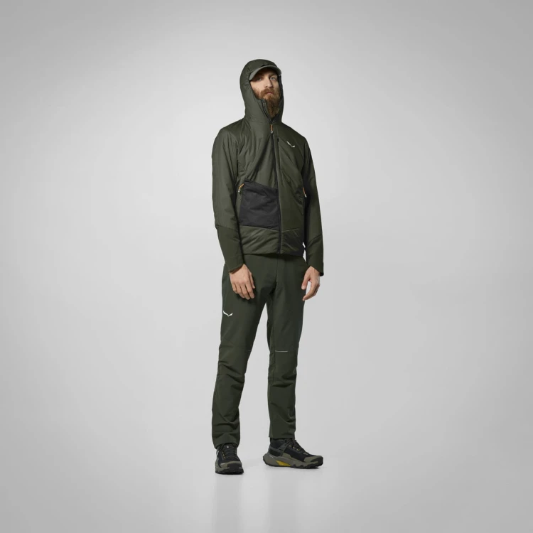 hybrydowa-kurtka-meska-salewa-pedroc-tw-air-dark-olive-stylizacja.jpg
