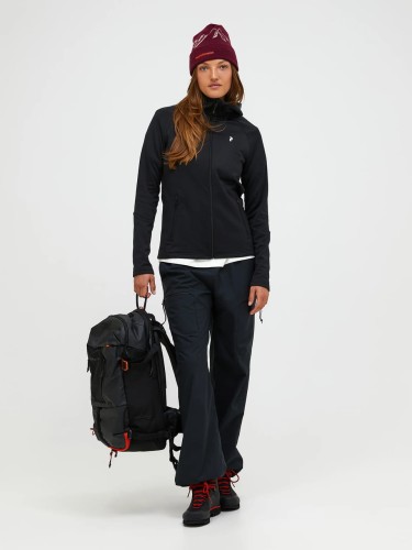 bluza-damska-peak-performance-rider-essentials-zip-hood-black-stylizacja