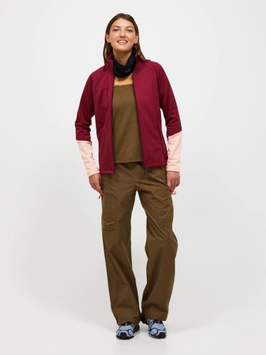 bluza-damska-peak-performance-rider-essentials-zip-vertical-zenith-stylizacja