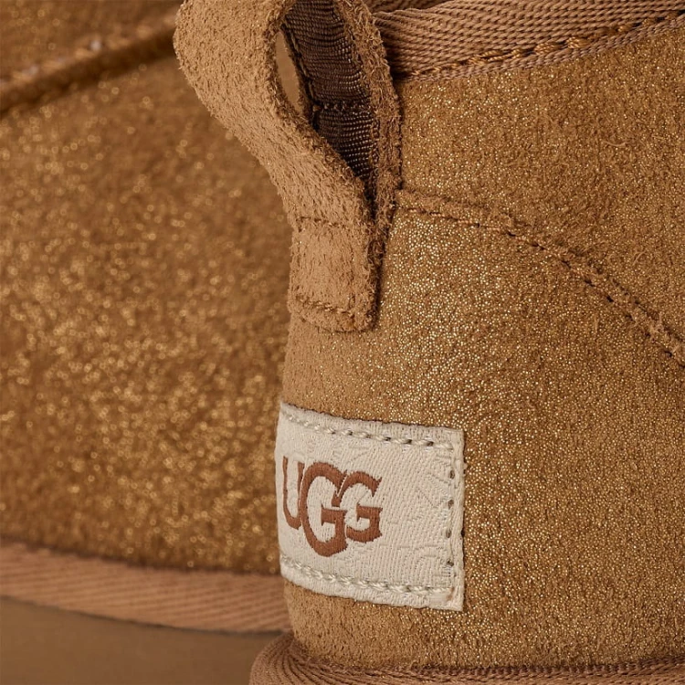 ugg-classic-ultra-mini-dazzle-kids-chestnut-detail-logo-heel.jpg