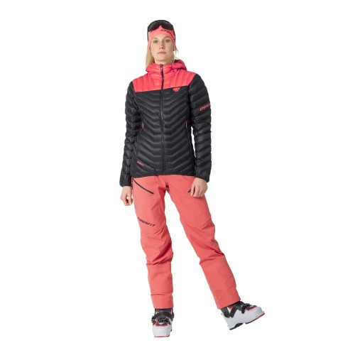 kurtka-puchowa-damska-dynafit-ridge-ultralight-down-cabana-stylizacja