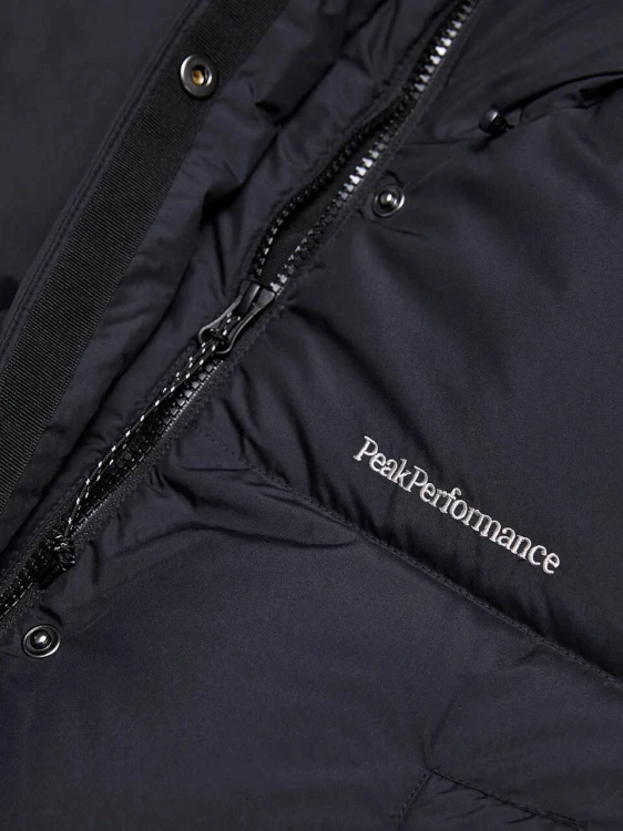 kurtka-parka-puchowa-damska-peak-performance-down-black-logo