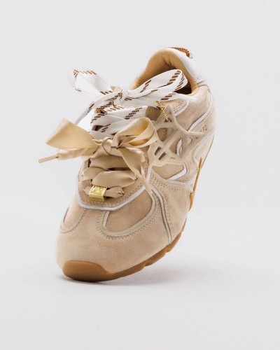 naked-wolfe-adored-off-white-skorzane-sneakersy-zblizenie-przod