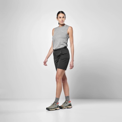 spodenki-damskie-trekkingowe-salewa-puez-4-black-stylizacja