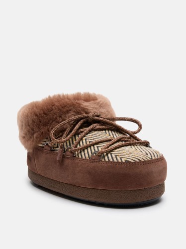 moon-boot-x-guest-in-residence-evx-chalet-cocoa-faux-fur-mules-80d1470120-m062-04-front-angle.jpg