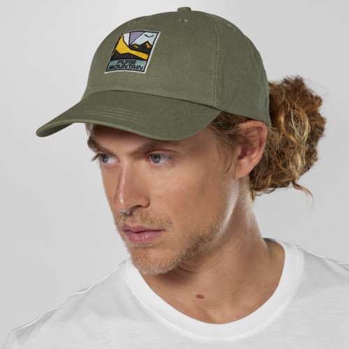 czapka-z-daszkiem-salewa-graphic-faded-green-na-modelu.jpg