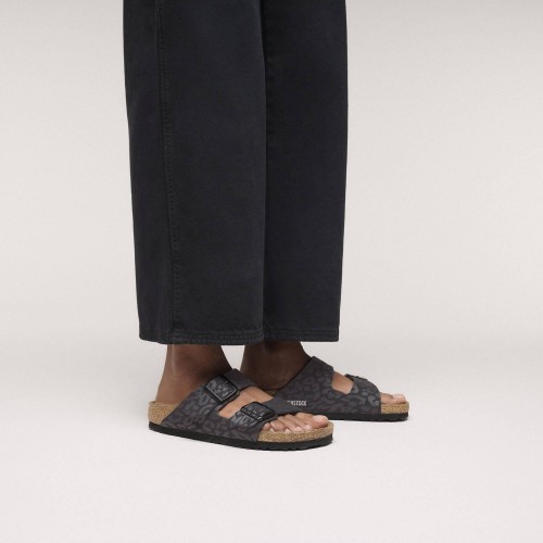 klapki-damskie-birkenstock-arizona-bs-leo-black-na-modelce
