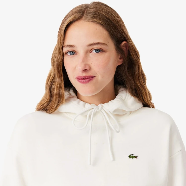 damska-bluza-z-kapturem-lacoste-oversized-fleece-blanc-detal-krokodyl