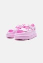 sandaly-damskie-ugg-goldenglow-pink-diamond-1152685-pkd-6.jpg