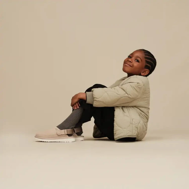 klapki-dzieciece-ugg-k-goldenstar-clog-sand-1159770K-SAN-3.jpg