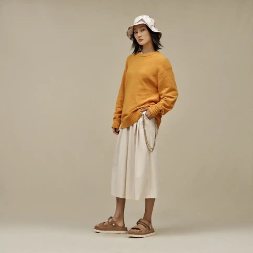 sandaly-damskie-brazowe-ugg-goldenstar-glide-chestnut-1167399-CHE-2.jpg