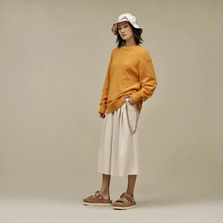 sandaly-damskie-brazowe-ugg-goldenstar-glide-chestnut-1167399-CHE-2.jpg