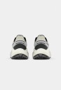 buty-trailowe-dnafit-ultra-100-v3-nimbus-black-out-3.jpg
