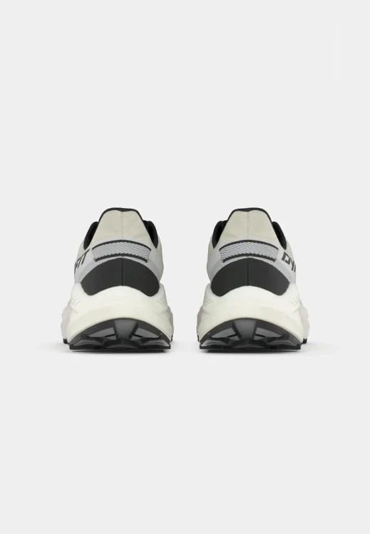 buty-trailowe-dnafit-ultra-100-v3-nimbus-black-out-3.jpg