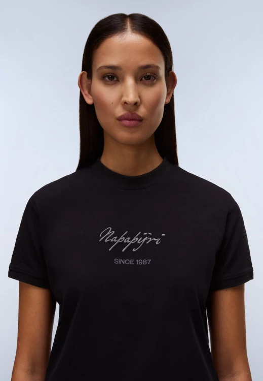 koszulka-damska-napapijri-baryte-na4i8y-black-beauty-detal-logo