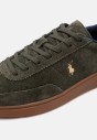 buty-meskie-polo-ralph-lauren-bedford-suede-olive-navy-detal-logo