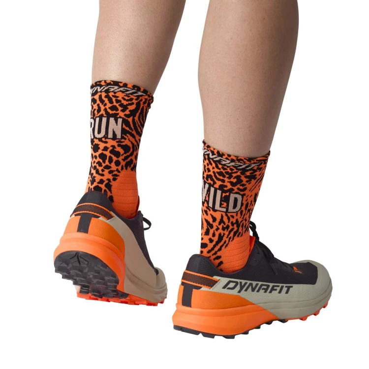 dynafit-run-wild-crew-socks-ultra-orange-skarpety-trailowe-pomaranczowe-tyl