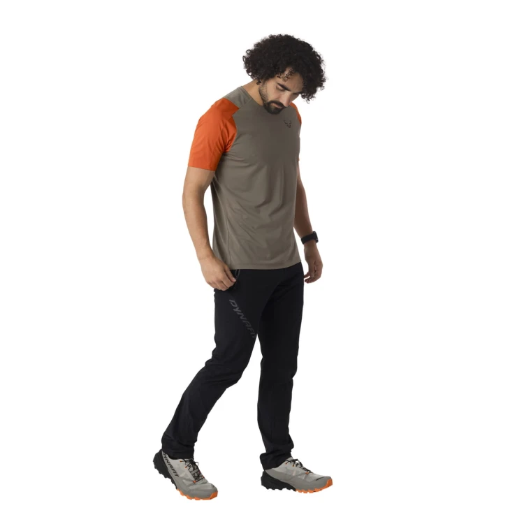 spodnie-meskie-dynafit-transalper-2-light-dst-0911-black-out-stylizacja
