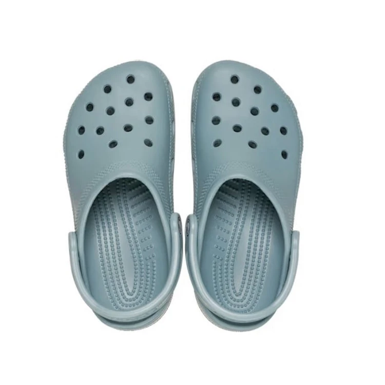 niebieskie-klapki-crocs-classic-clog-pond-para-widok-z-gory