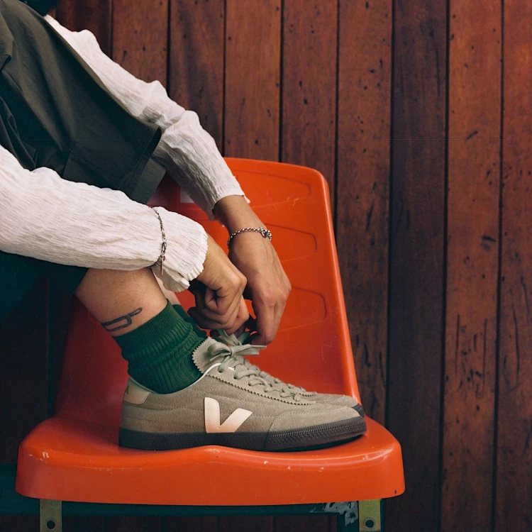 veja-sneakers-panenka-suede-beige-fu0320901_4-jpg-high-quality.jpg