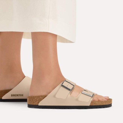 klapki-damskie-birkenstock-arizona-bs-birkoflor-sandcastle-na-modelce