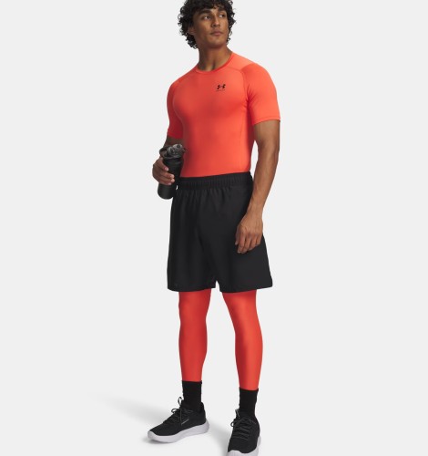 meskie-spodenki-under-armour-tech-woven-wordmark-black-stylizacja-na-modelu