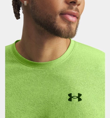 koszulka-meska-under-armour-tech-pixelate-fade-green-detal-logo