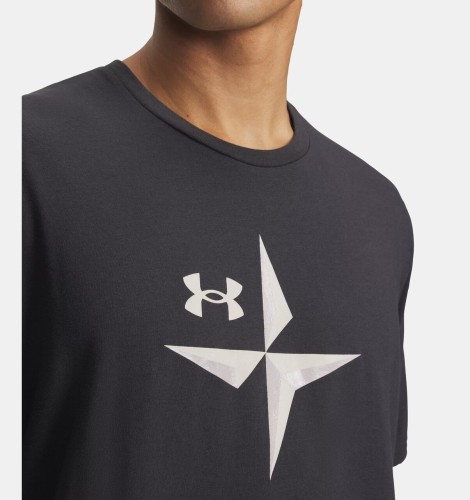koszulka-meska-under-armour-explore-graphic-anthracite-okragly-dekolt